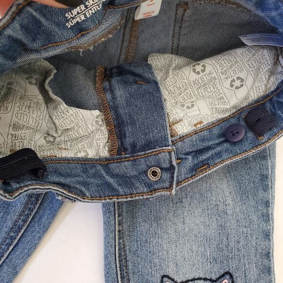 Cat & Jack | Cat Face Embroidered Knee Jeans - Picture 6 of 7